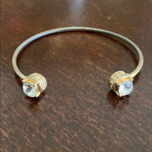 Gold cuff bracelet - Picture 2 of 3